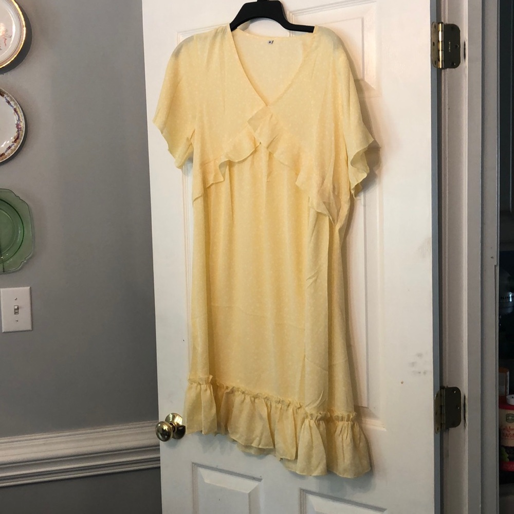 Shein size small yellow floral sun dress with delicate white flower design.